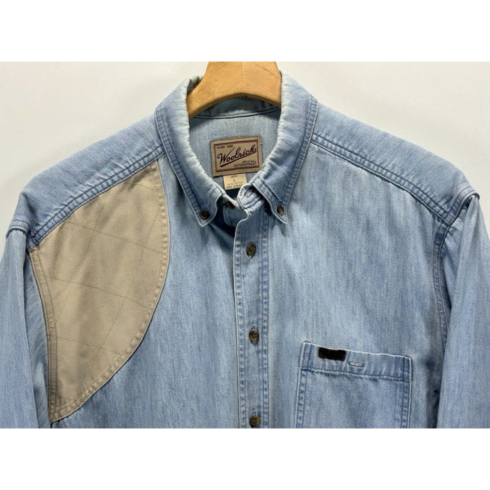 Vintage VINTAGE Woolrich Denim Shirt Large Quilted Shoulder Workwear Outdoor 90s Mens Size US L / EU 52-54 / 3 - 2 Thumbnail