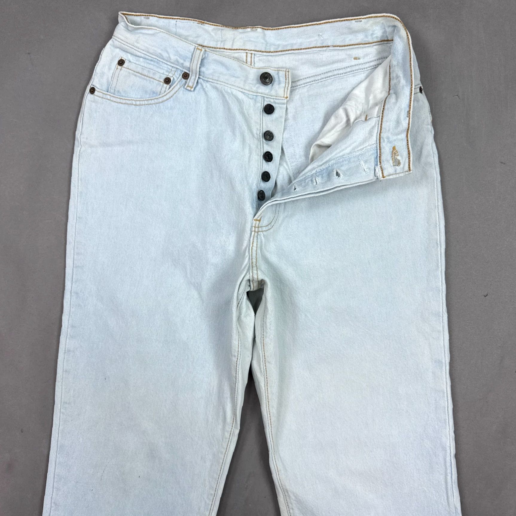 Levi's VINTAGE Levi's 501 Jeans Womens 90s Blue Button Fly 30x30 Distressed Jeans Women's 501 Series Size 30" / US 8 / IT 44 - 2 Thumbnail