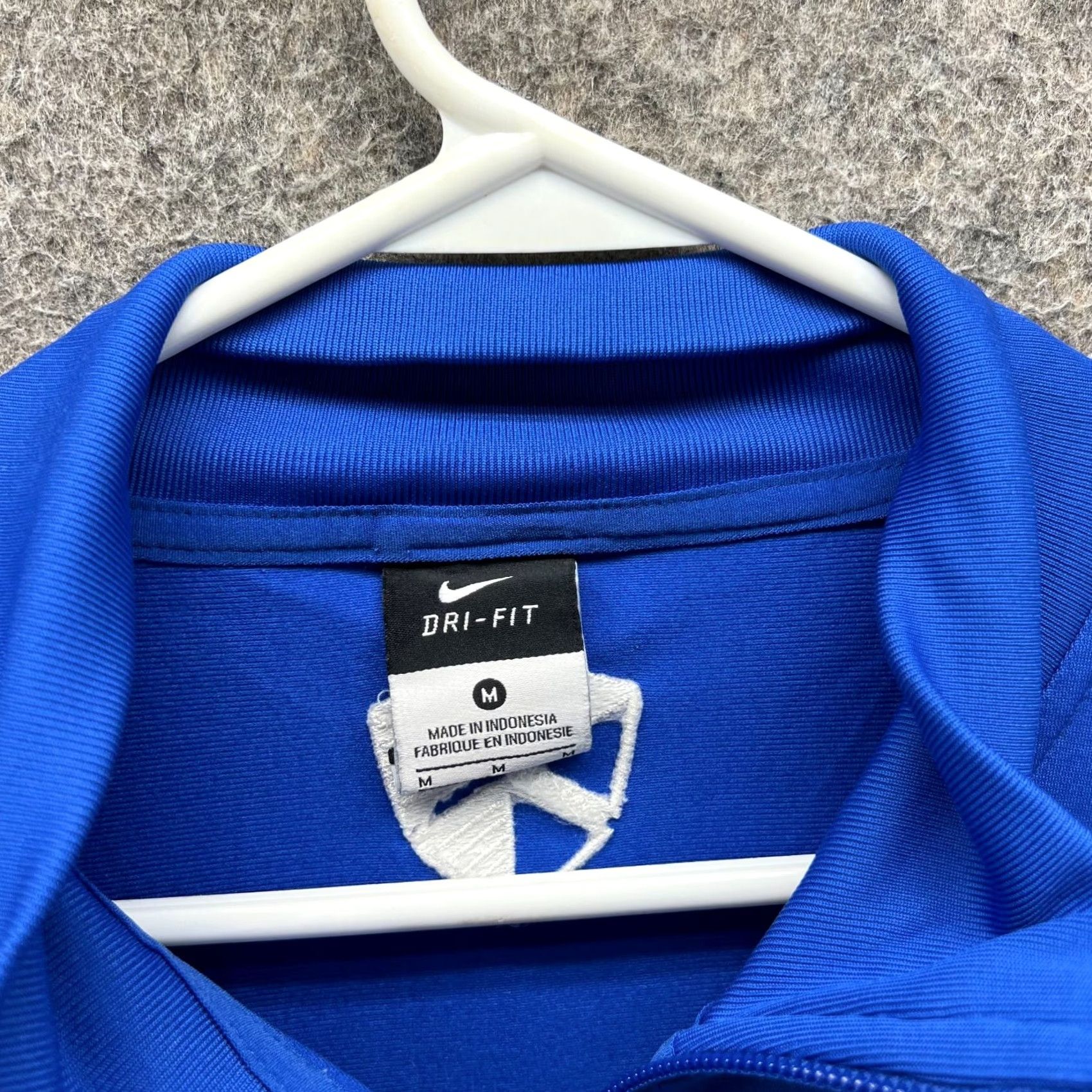 Nike VINTAGE Nike Track Jacket Mens Medium Royal Blue Full Zip Windbreaker Swoosh Dri Fit Vtg Size US M / EU 48-50 / 2 - 4 Thumbnail