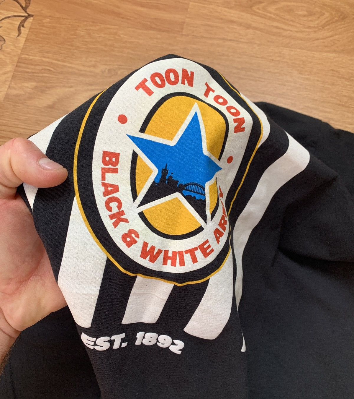 Other Vintage Newcastle United Black & white Army Support T Shirt Size US M / EU 48-50 / 2 - 3 Thumbnail