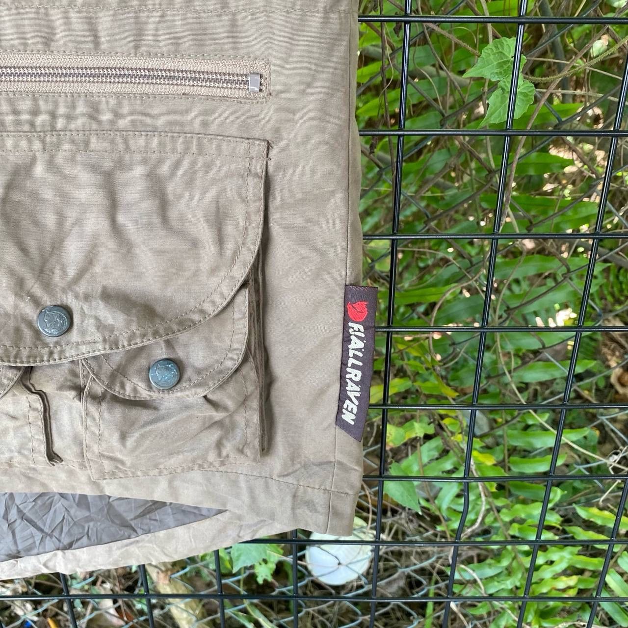 Fjallraven Vtg Faded Fjallraven Multipocket Outdoor Vest Size US M / EU 48-50 / 2 - 5 Thumbnail