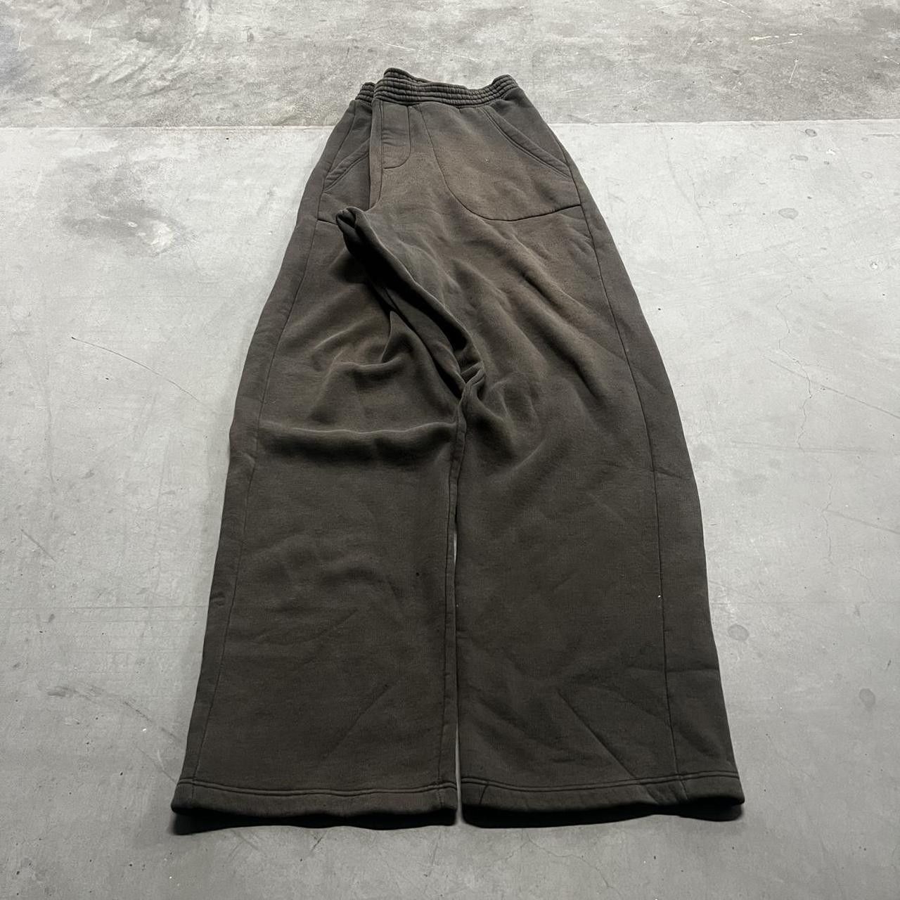 Vintage Vintage Y2K/2000s Baggy Brown Sun Faded Sweatpants! Size US 36 / EU 52 - 2 Thumbnail