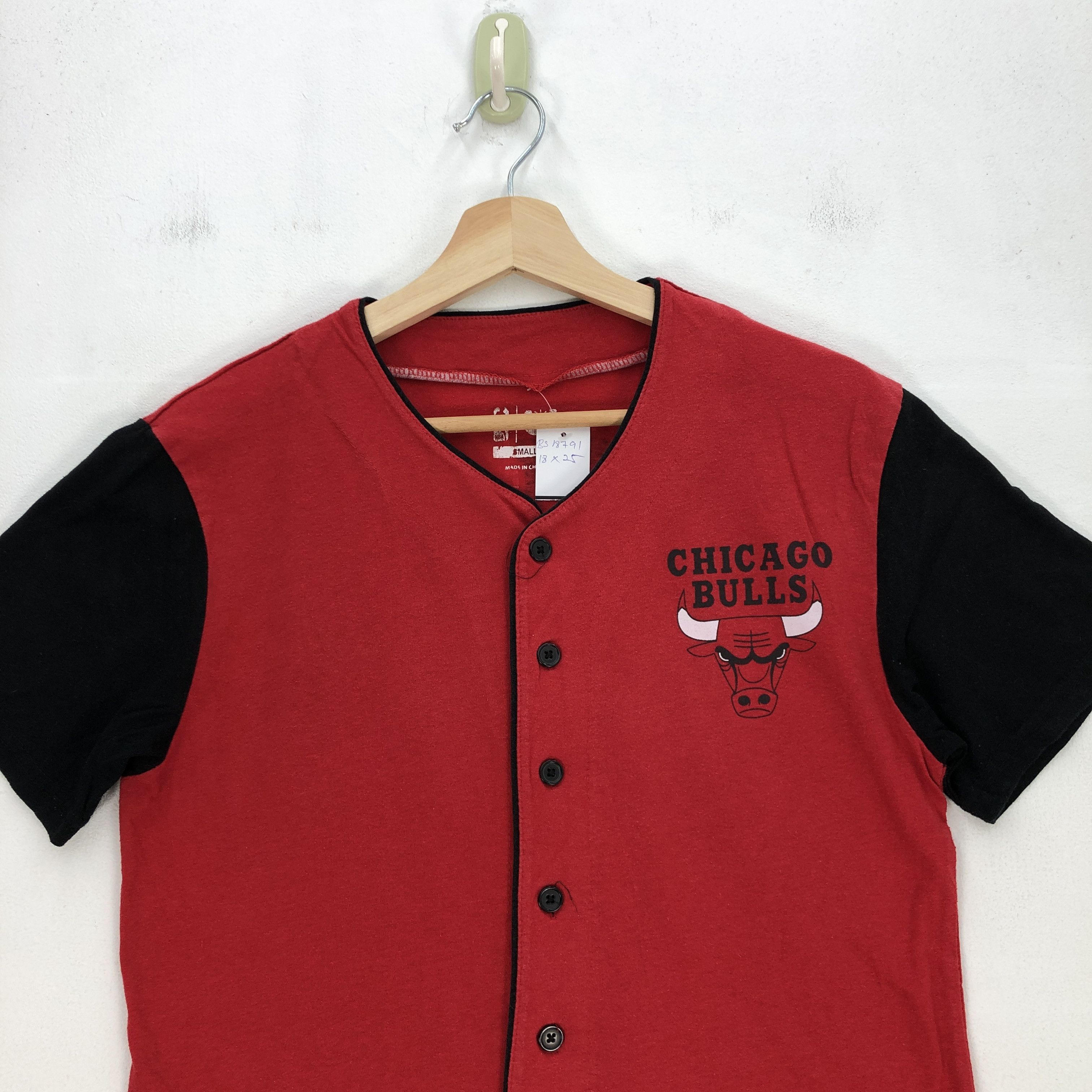 NBA Vintage Y2K Chicago Bull T Shirt NBA MLB Tees Shirt Size US S / EU 44-46 / 1 - 4 Thumbnail