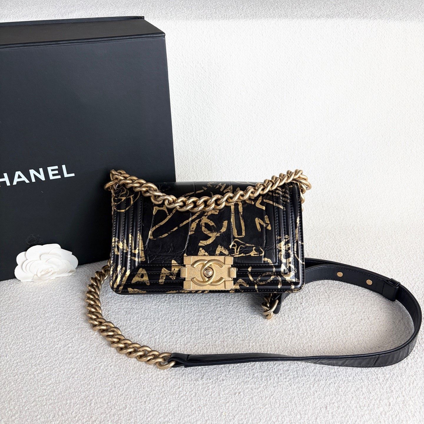 Chanel Pre-loved Bag Very good condition Size ONE SIZE - 1 Thumbnail