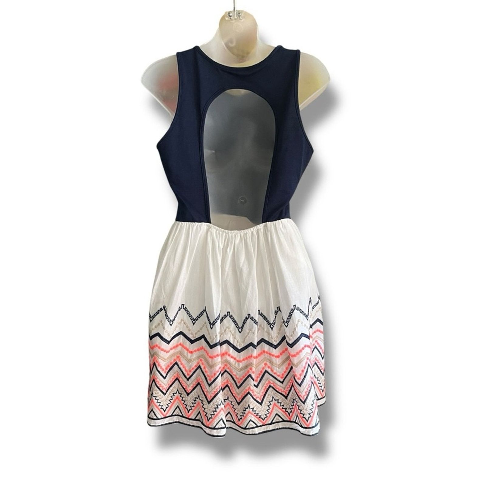 Other City Triangles embroidered open back dress size medium Size M / US 6-8 / IT 42-44 - 3 Thumbnail