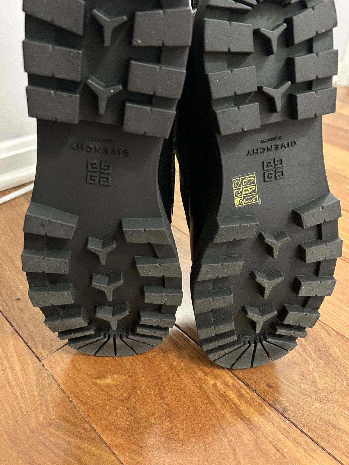 Givenchy GIVENCHY STORM ZIP-UP ANKLE BOOTS Size US 13 / EU 46 - 6 Thumbnail