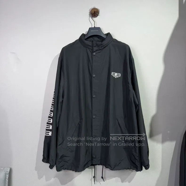 Balenciaga Balenciaga Double B Qilin Arm Print Coach Jacket Size US S / EU 44-46 / 1 - 1 Thumbnail
