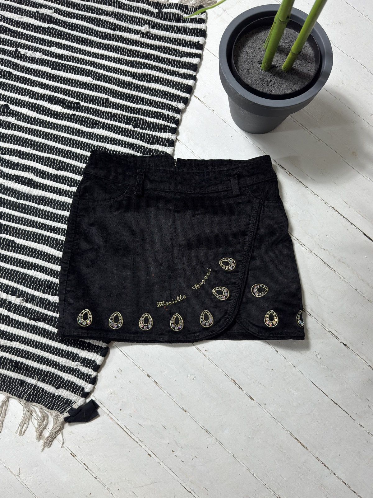 Other VINTAGE MARIELLA BURANI VELVET MINI SKIRT Size 30" / US 8 / IT 44 - 4 Thumbnail
