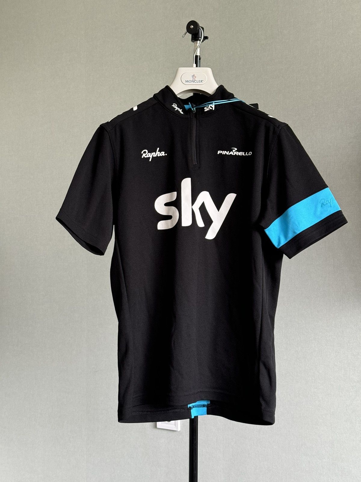 Rapha Sky fan jersey