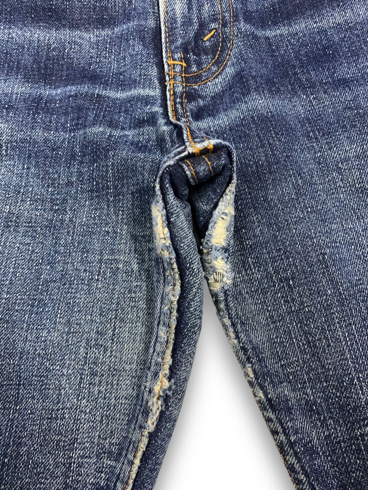 Levi's Vintage Clothing Vintage Y2K Levis 505 Blue Wash Ripped Jeans Made in Japan Size US 32 / EU 48 - 6 Thumbnail
