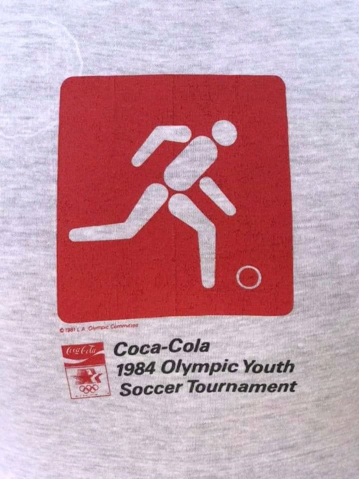 Levi's × Vintage Coca Cola 1984 Olympic Youth Soccer Tournament Size US S / EU 44-46 / 1 - 2 Thumbnail
