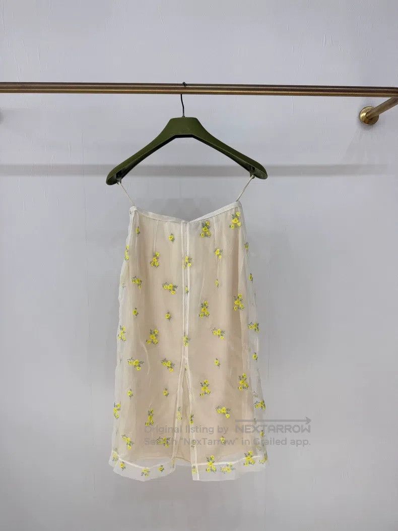 Gucci Gucci Small flower yarn skirt Size 25" / US 0 / IT 36 - 2 Thumbnail