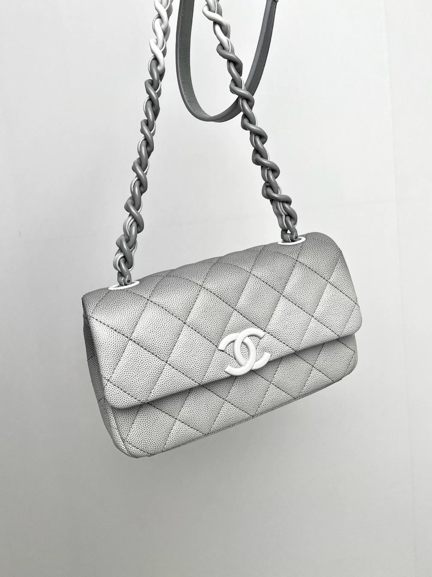 Chanel Pre-loved Bag Very good condition Size ONE SIZE - 1 Thumbnail