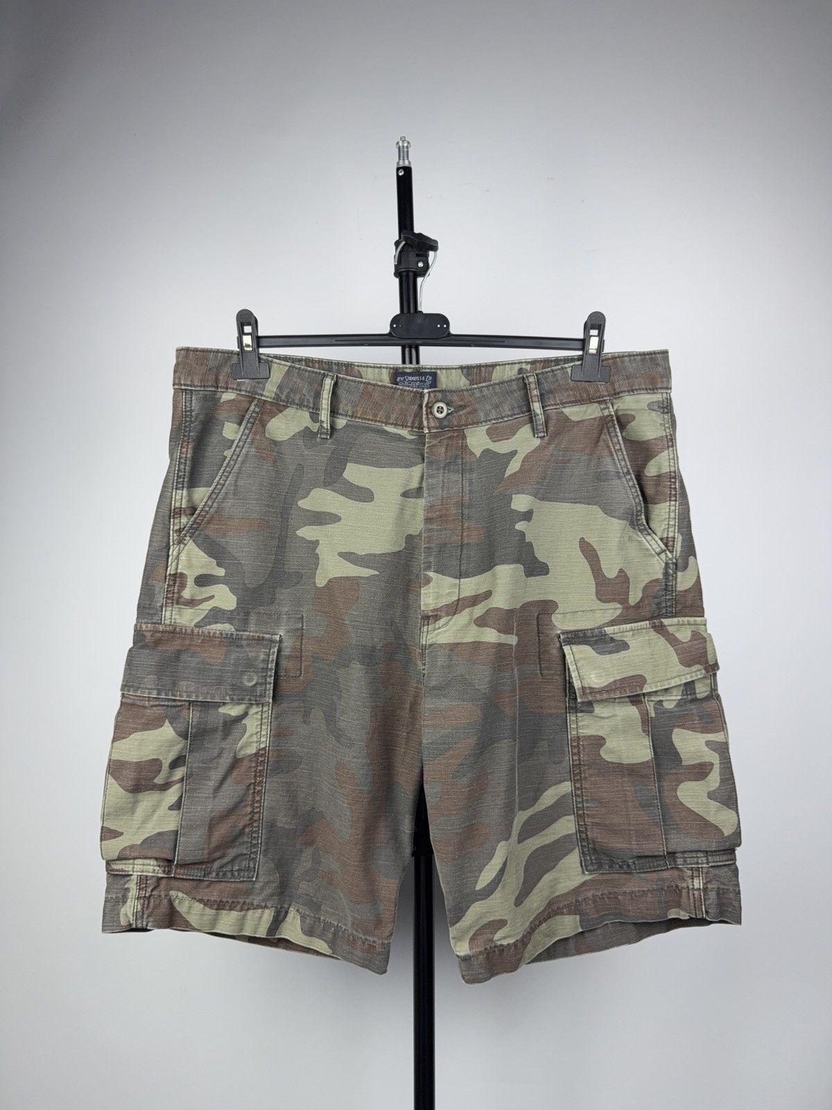 Levi's Retro Y2K 00s Levi’s Camo Cargo Shorts Label Utility Fit Size US 36 / EU 52 - 1 Thumbnail