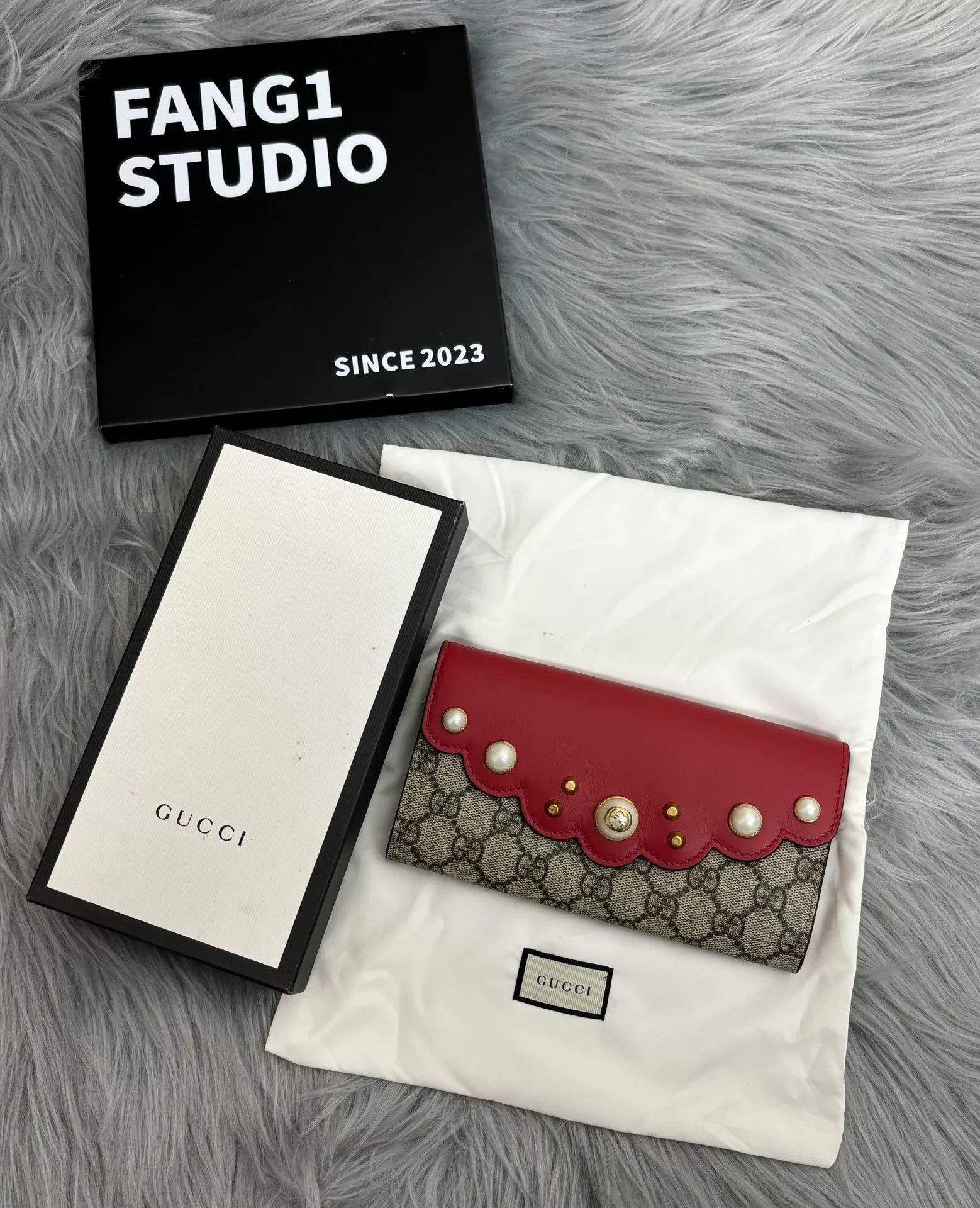 Gucci Gucci Retro Long Red Item one size Men Size ONE SIZE - 1 Thumbnail