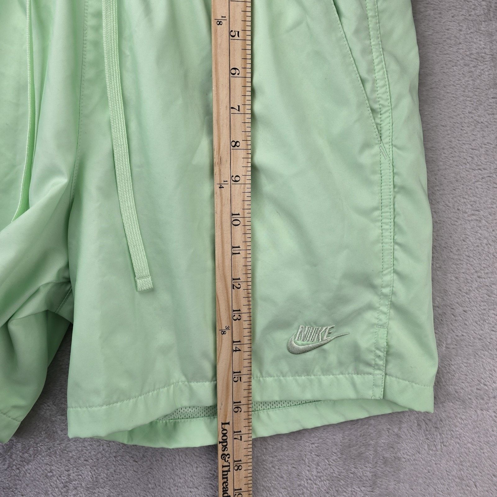 Nike Nike Club Woven Flow Shorts Mens M Green Performance Size US 30 / EU 46 - 13 Thumbnail