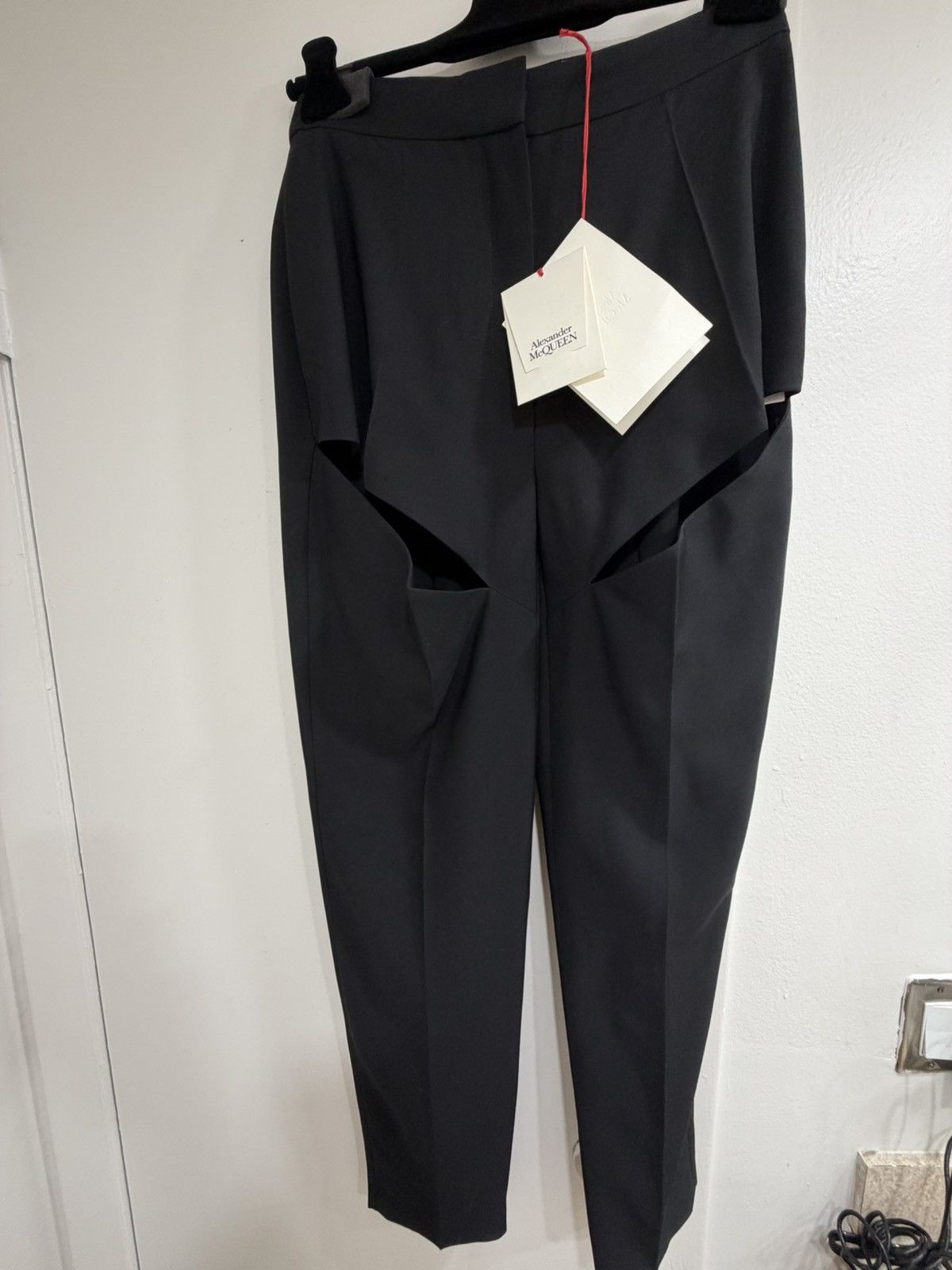 Alexander McQueen Alexander McQueen Cut-out Trousers Size 27" / US 4 / IT 40 - 2 Thumbnail