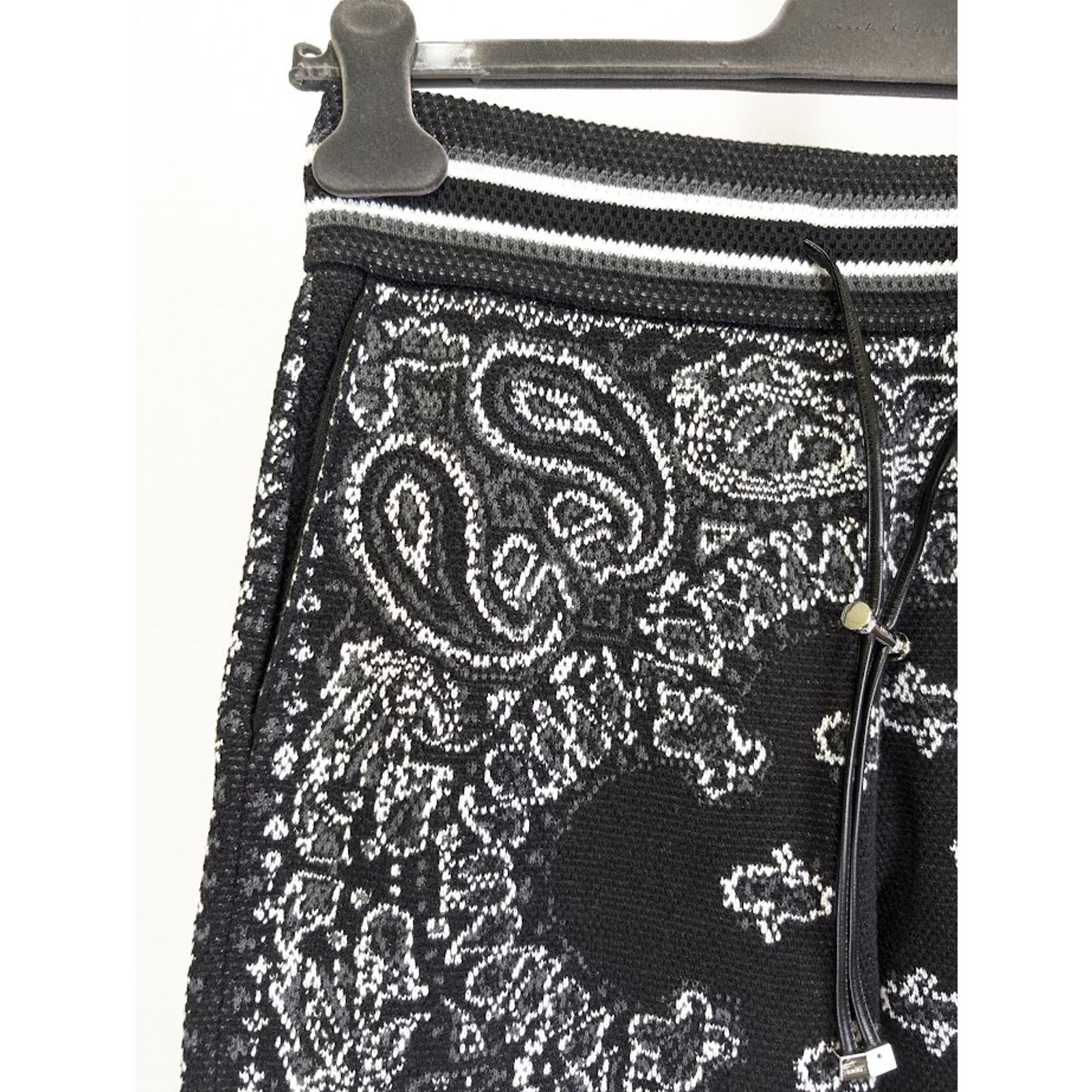 Amiri o1rshd1 Bandana B-Ball Sweatpants & Joggers Black/Grey Size US 34 / EU 50 - 6 Thumbnail