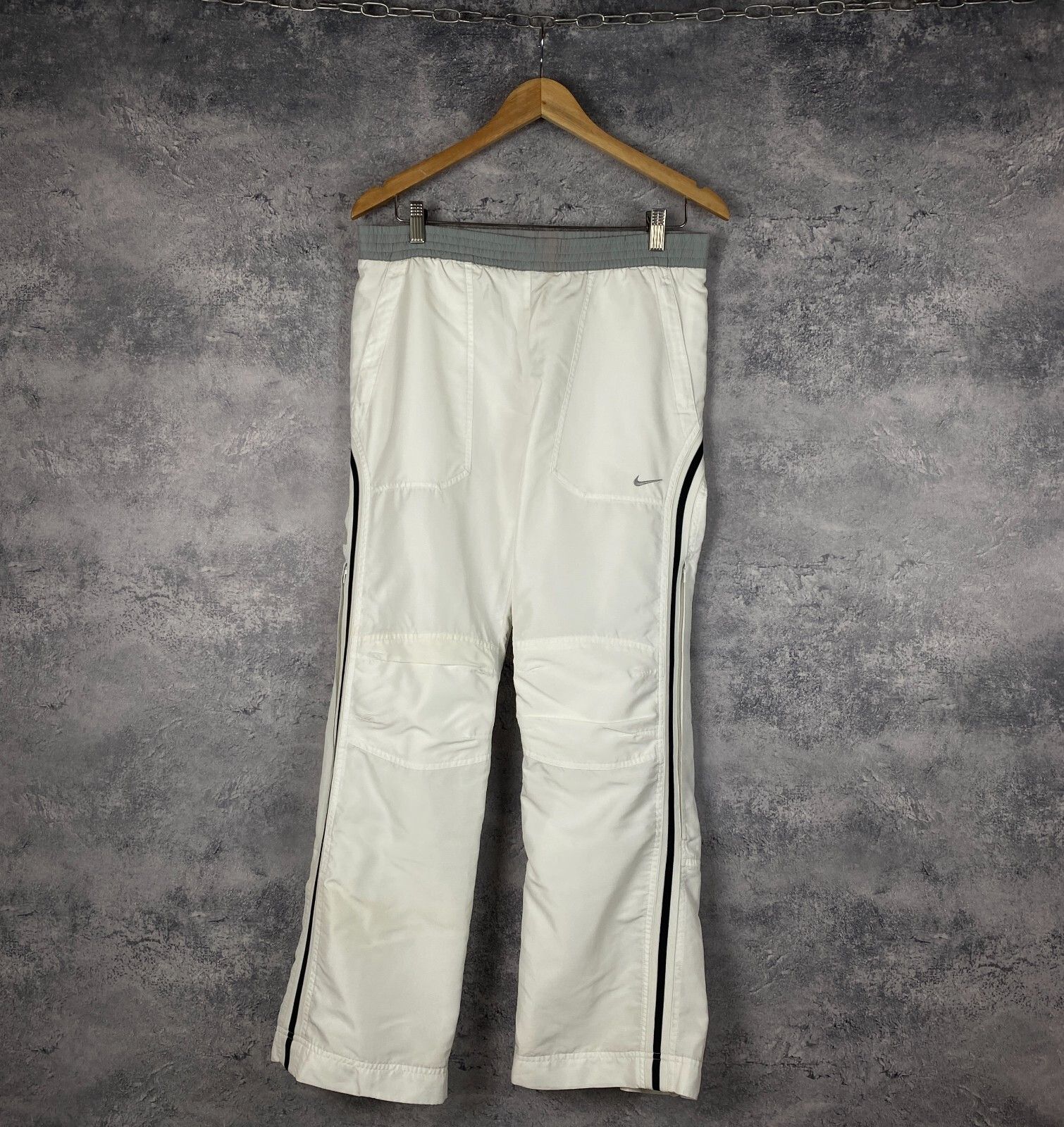 Nike Nike Vintage Sweatpants Men's Size S White ` Size US 30 / EU 46 - 1 Thumbnail