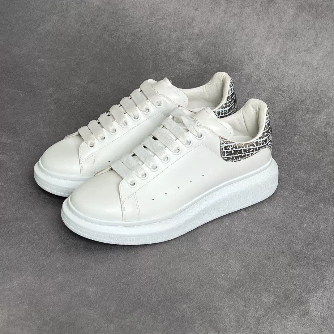 Alexander McQueen Alexander McQueen Casual Silver Lowtop Sneakers 8 Men Size US 8 / EU 41 - 1 Thumbnail