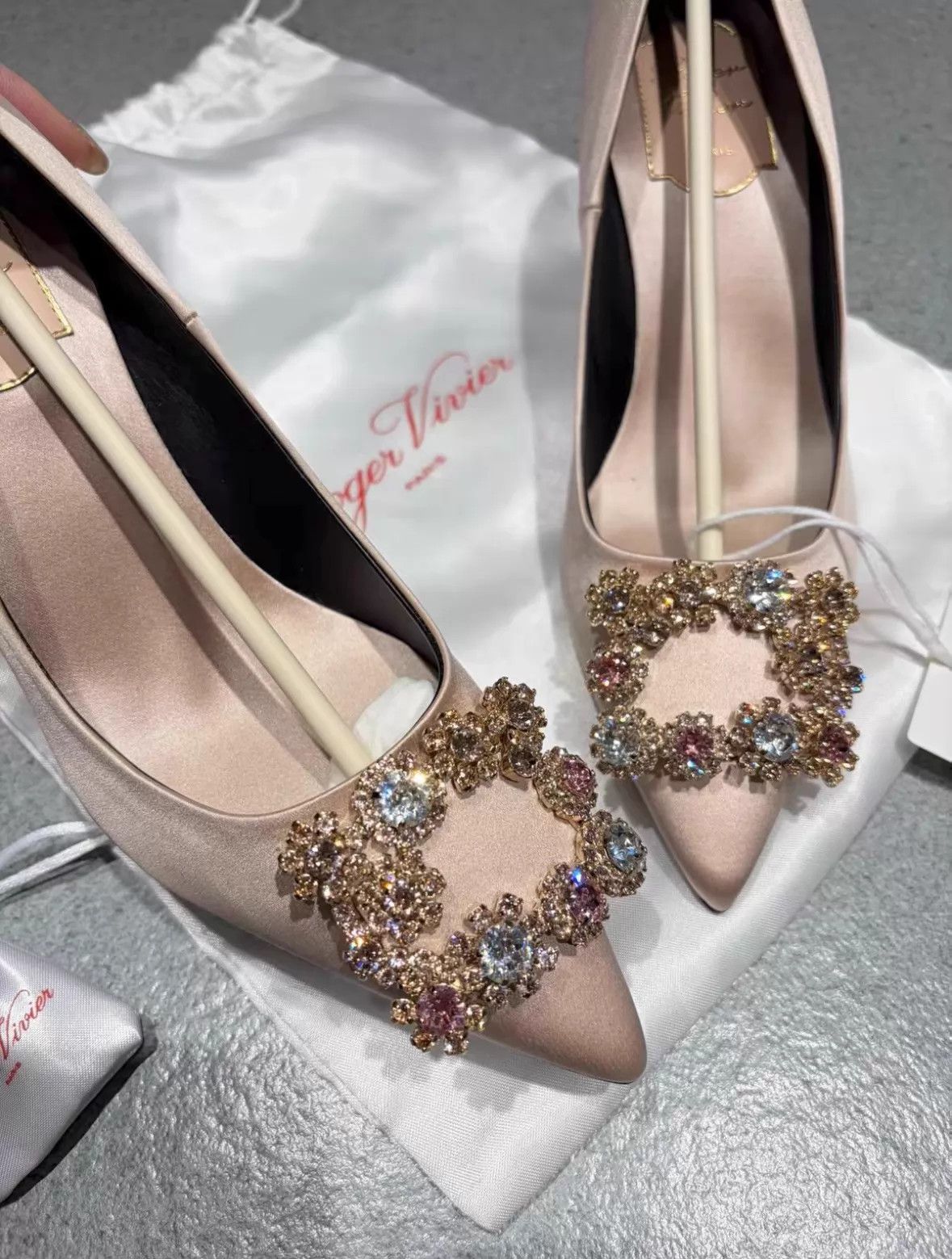 Roger Vivier RV Champagne Pointy Toe Crystal Buckle Pumps 37 EU Size US 6.5 / IT 36.5 - 2 Thumbnail