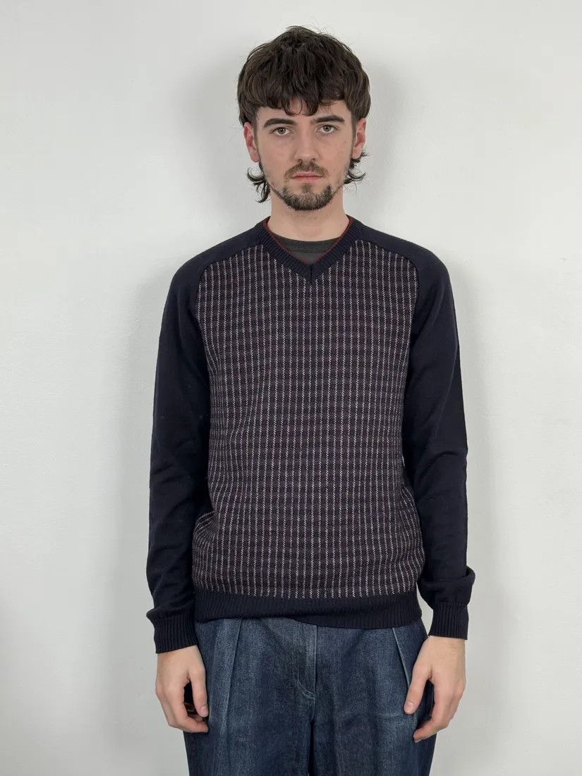 Dolce & Gabbana 2000s Dolce & Gabbana V Neck Navy Wool Sweater Size US S / EU 44-46 / 1 - 2 Thumbnail
