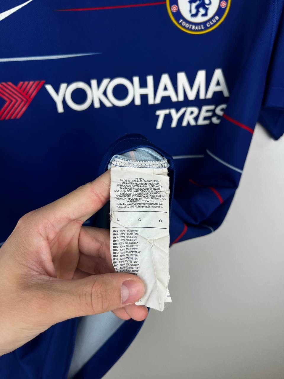 Vintage Chelsea Nike jersey t-shirts size L Size US L / EU 52-54 / 3 - 6 Thumbnail