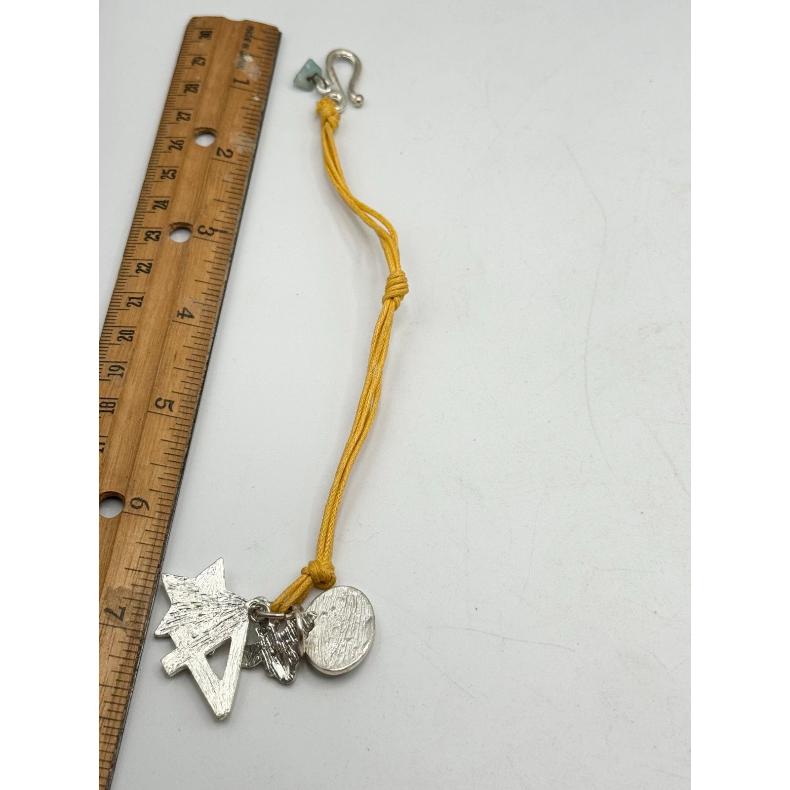 Other Vintage yellow thread charm bracelet Size ONE SIZE - 3 Thumbnail