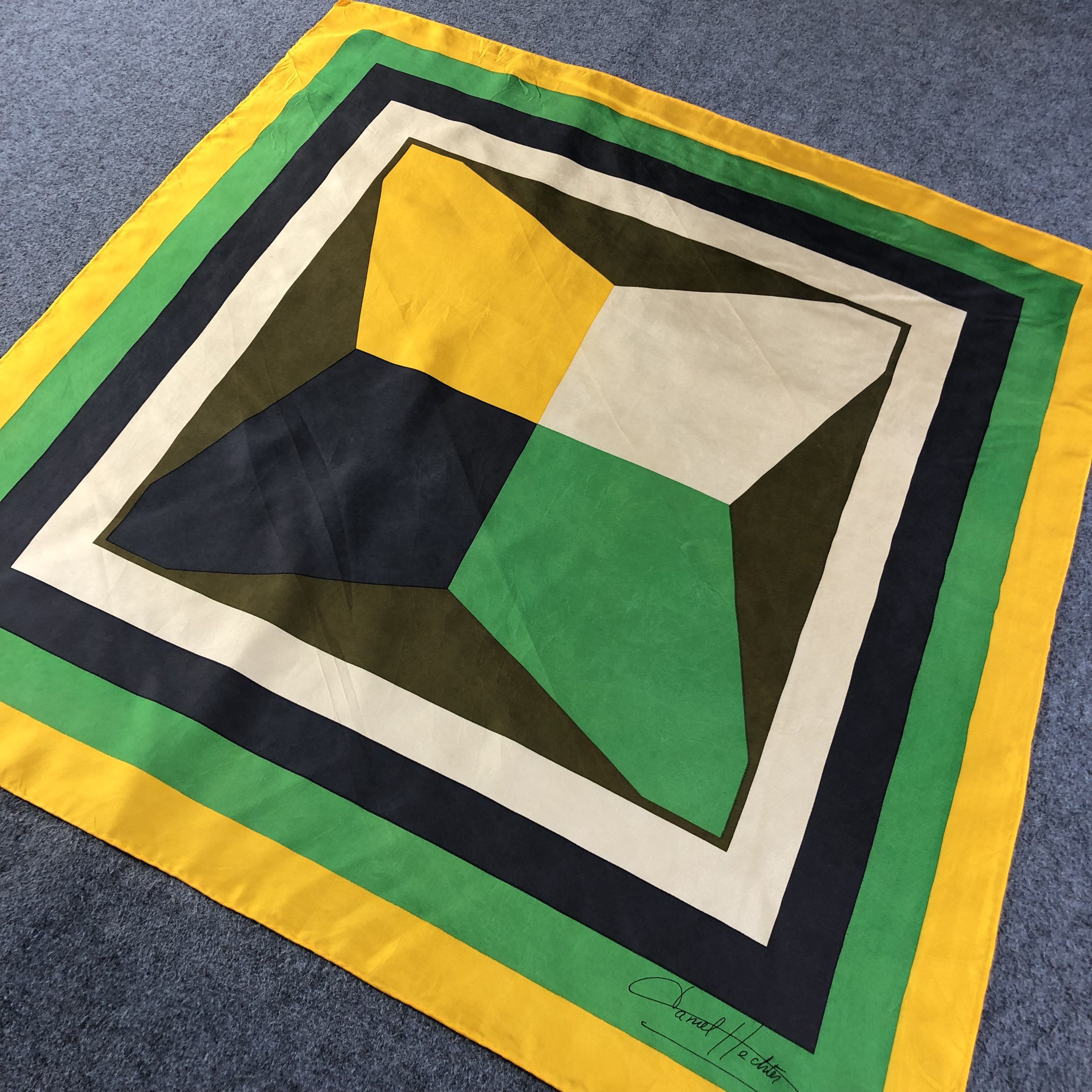 Vintage Vintage Luxury Hand Rolled Silk Scarf M582 Size ONE SIZE - 2 Thumbnail