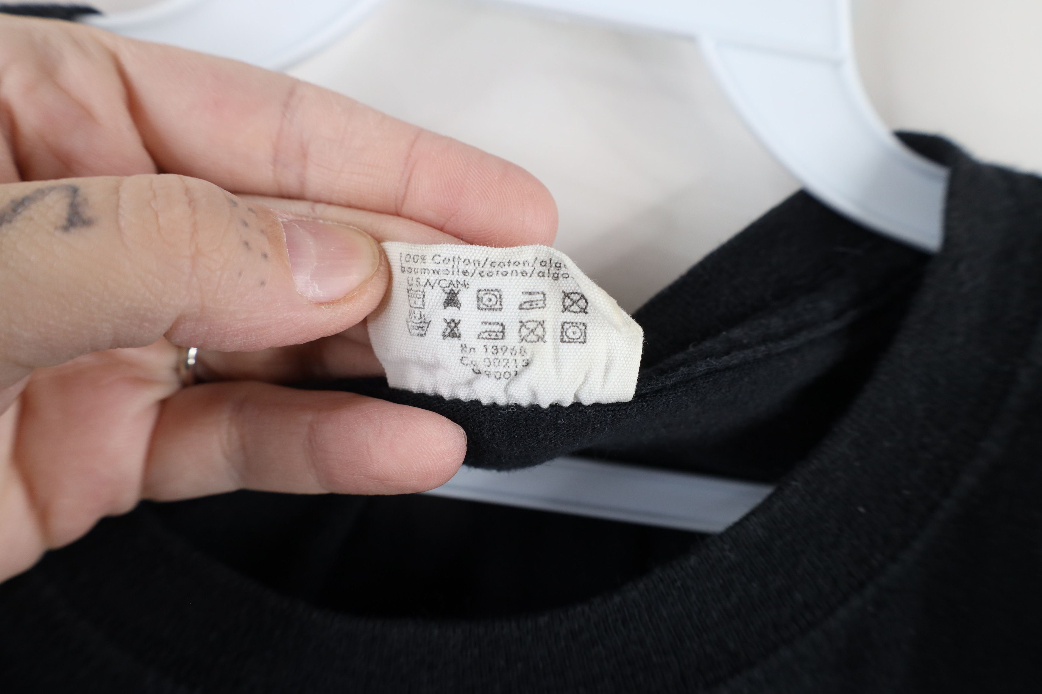 Calvin Klein × Vintage Vintage 90s Calvin Klein Short Sleeve T-Shirt Black Cotton Size US L / EU 52-54 / 3 - 5 Thumbnail