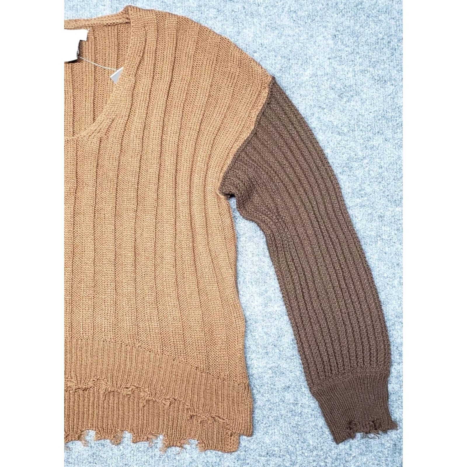 Vintage Rue21 Sweater Womens S Brown Long Sleeve Distressed Edges V-Neck Pullover New Size S / US 4 / IT 40 - 4 Thumbnail