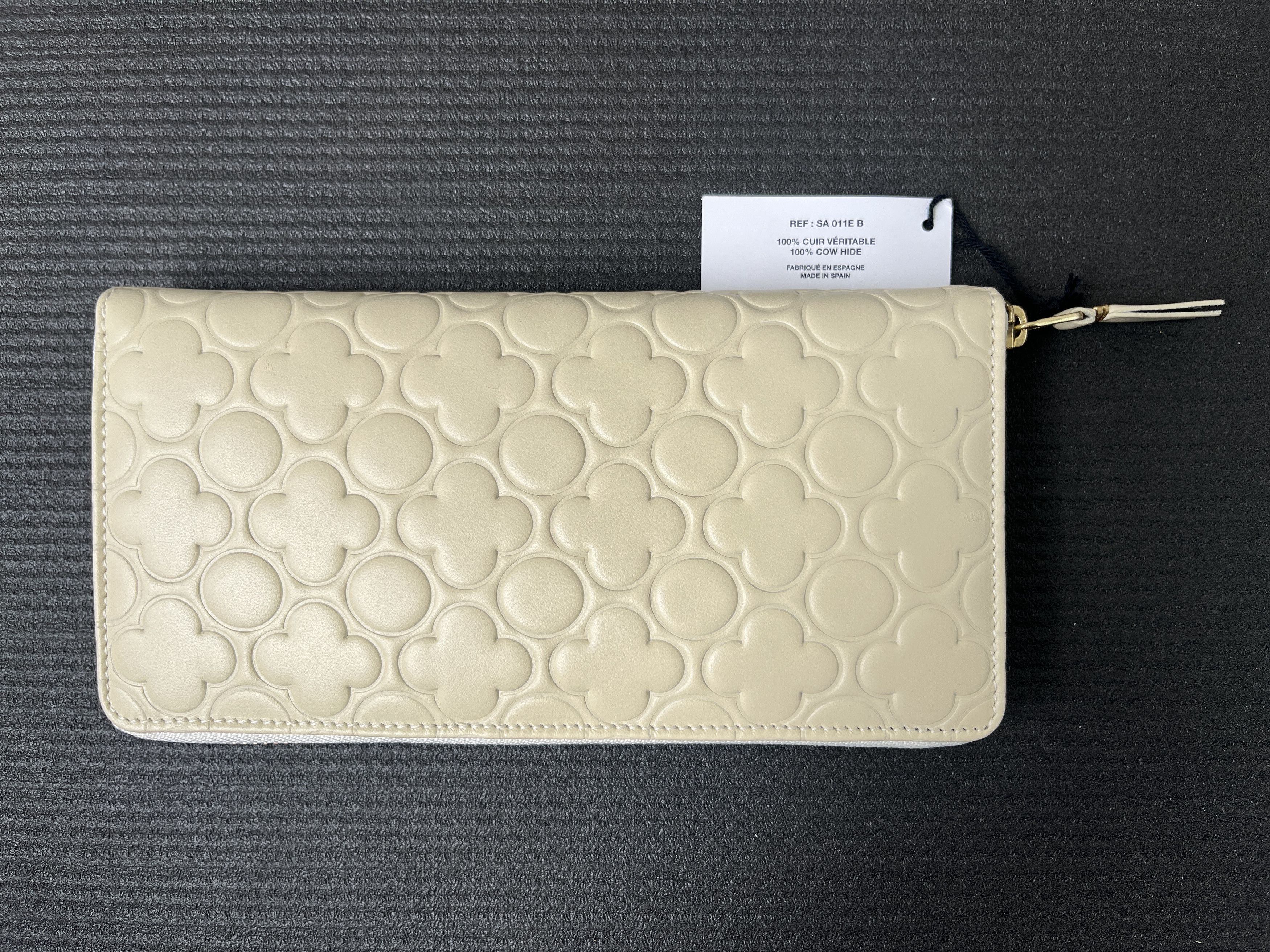 Comme des Garcons Comme des Garcons Embossed B Leather Zip Long Wallet Size ONE SIZE - 3 Thumbnail