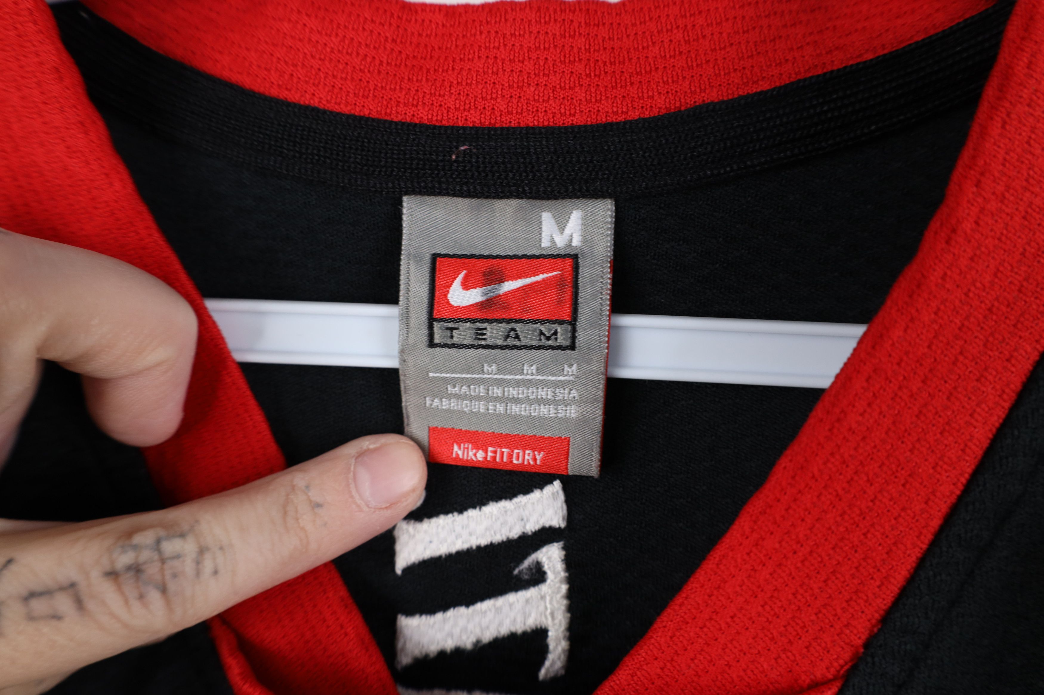 Nike Vintage Nike University Cincinnati Football Center T-Shirt Size US M / EU 48-50 / 2 - 10 Thumbnail