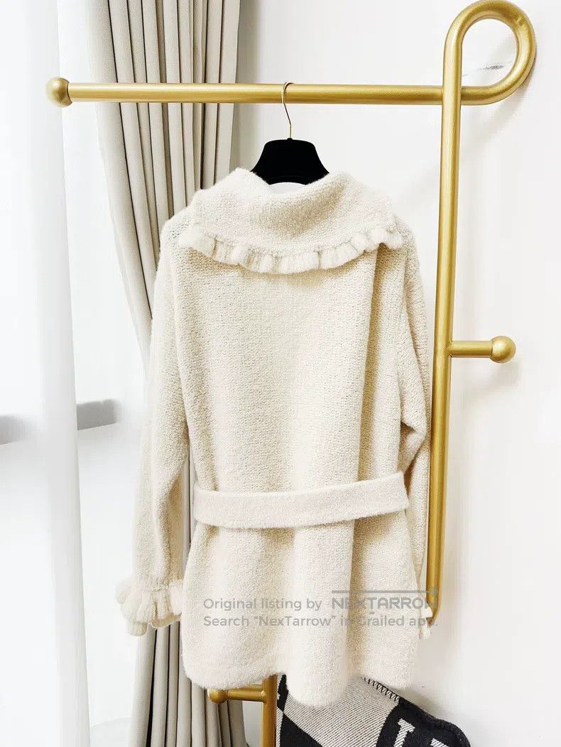 Chanel Chanel 24K autumn and winter milk white ruffle v-neck knit Size XS / US 0-2 / IT 36-38 - 3 Thumbnail