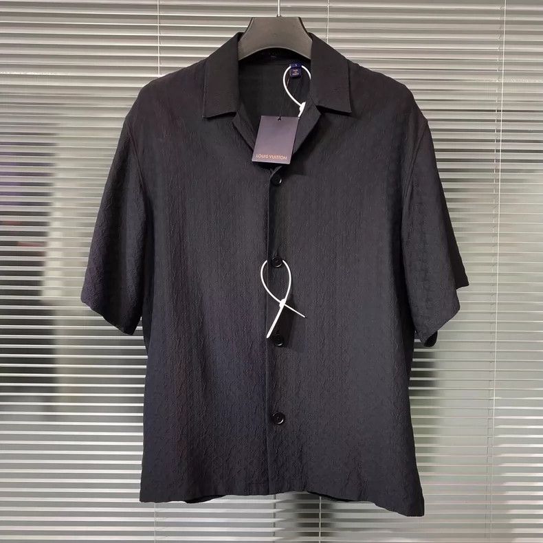 Louis Vuitton LOUIS VUITTON Mulberry silk full of dark lines shirt 2504-N Size US S / EU 44-46 / 1 - 1 Thumbnail