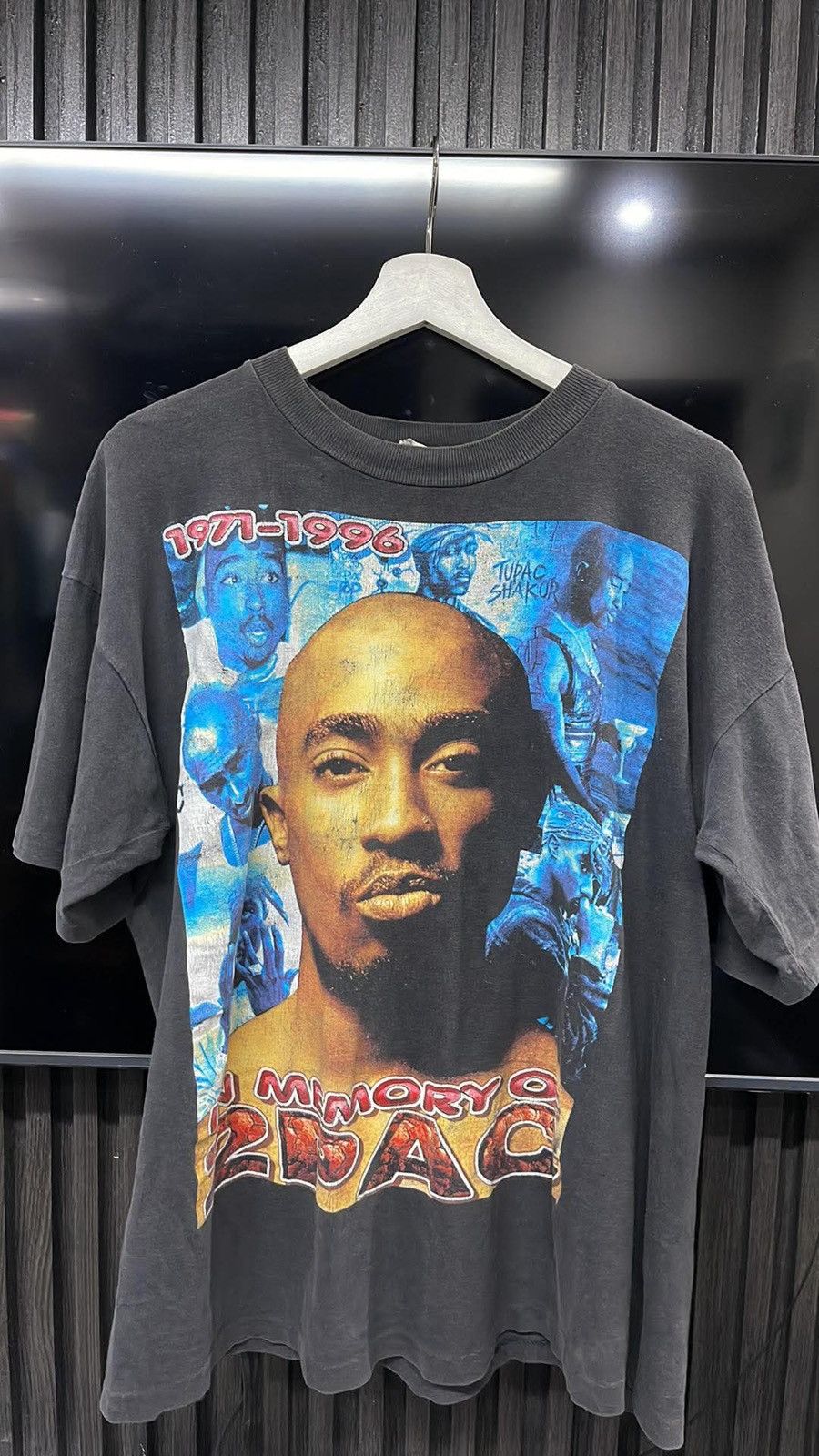 Rap Tees Vintage 90s 2pac Memorial Rap Tee Size US XL / EU 56 / 4 - 1 Thumbnail