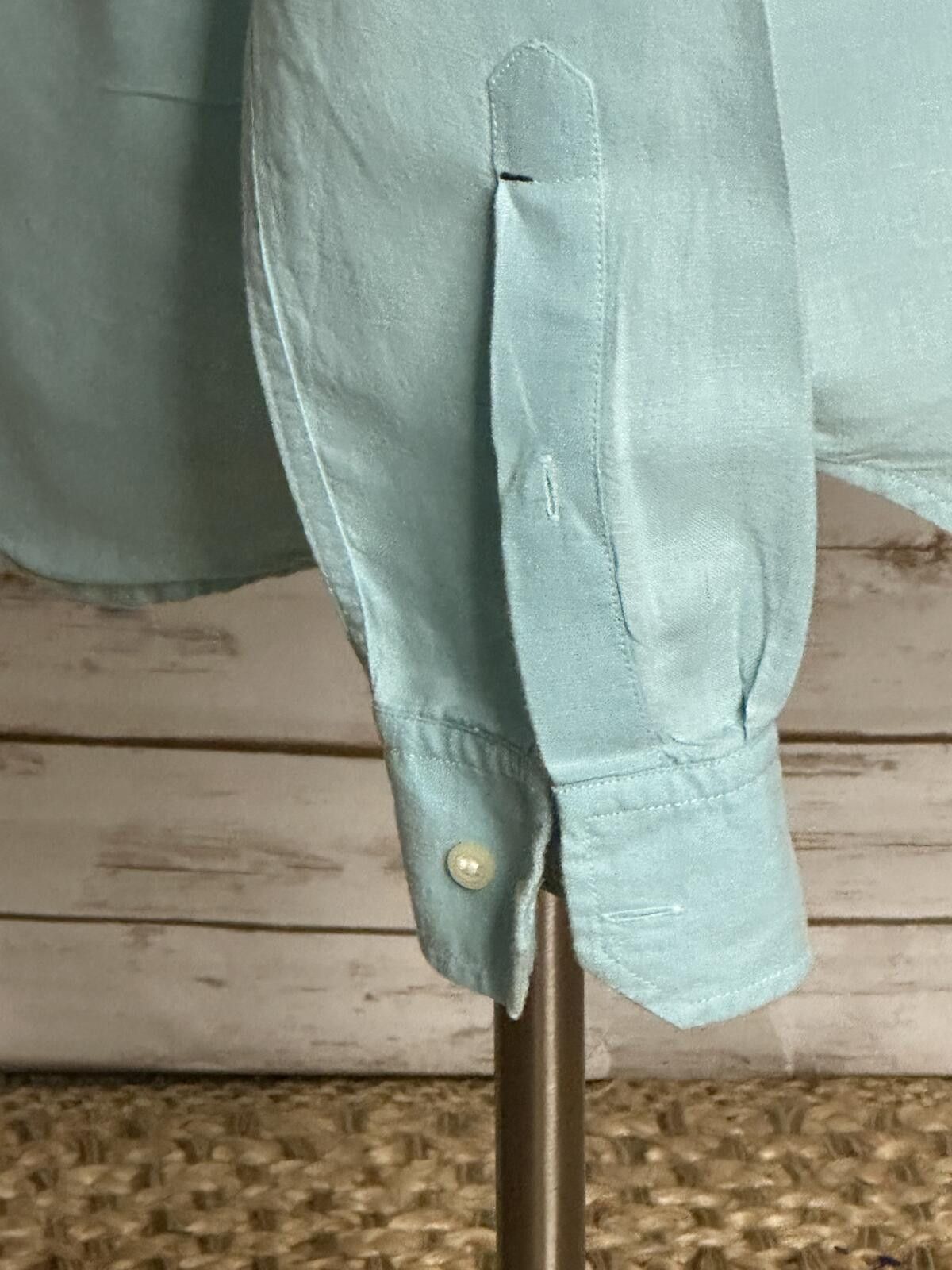 Banana Republic Banana Republic Men's linen-blend button-down shirt Med blue Size US M / EU 48-50 / 2 - 5 Thumbnail