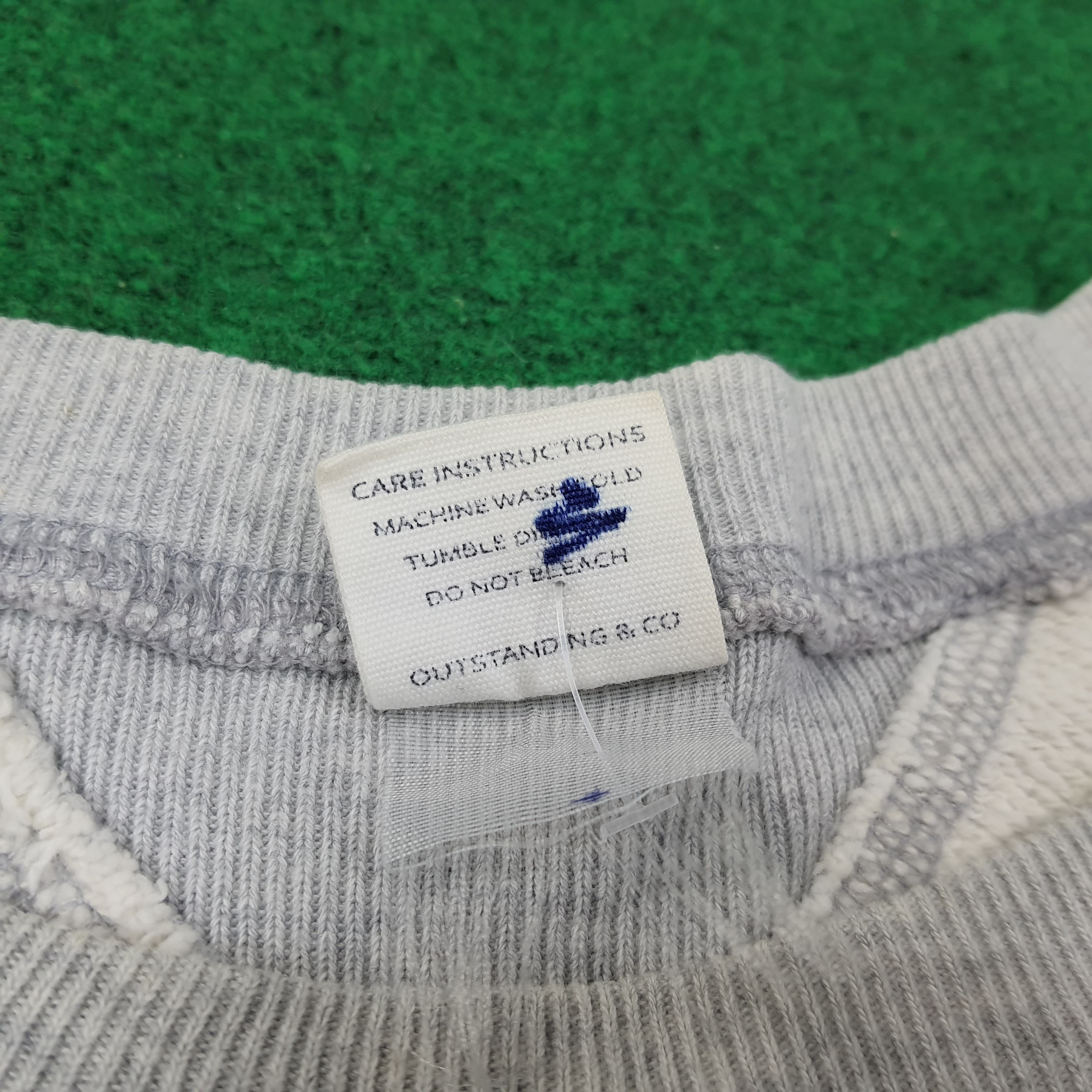 Vintage Vinatge YALE Sweatshirt C261N15 Size US L / EU 52-54 / 3 - 6 Thumbnail