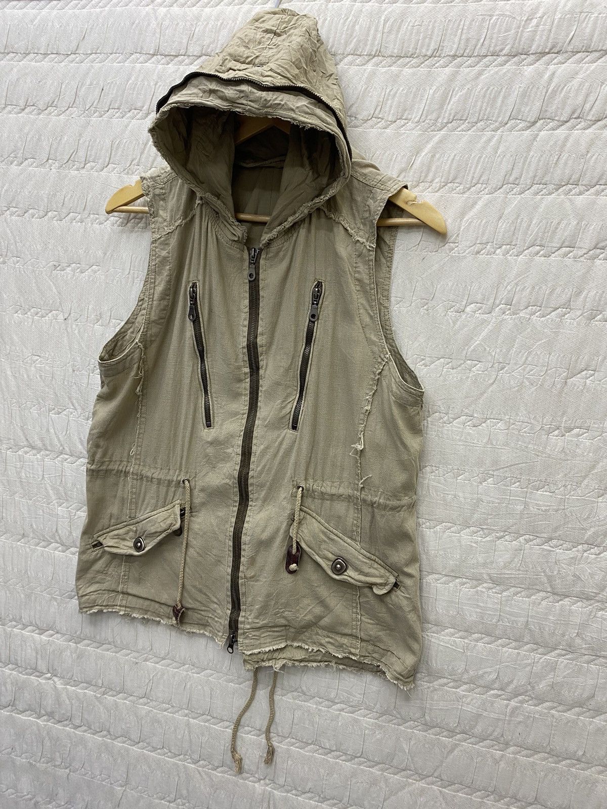 In The Attic (O) IN THE ATTIC HYPE JACKET SLEEVELESS HOODIE Size US L / EU 52-54 / 3 - 3 Thumbnail
