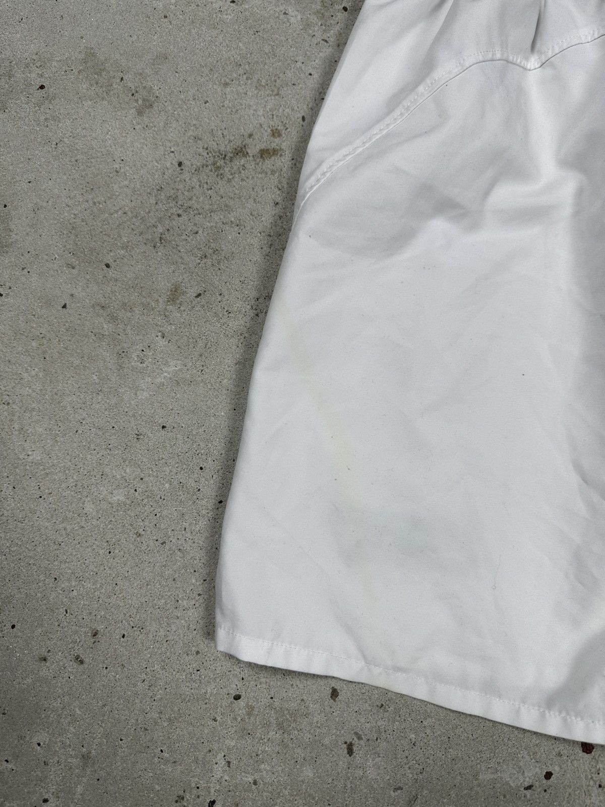 Reebok × Vintage Vintage Y2K Reebok x Liverpool White Home Shorts Size US 32 / EU 48 - 11 Thumbnail