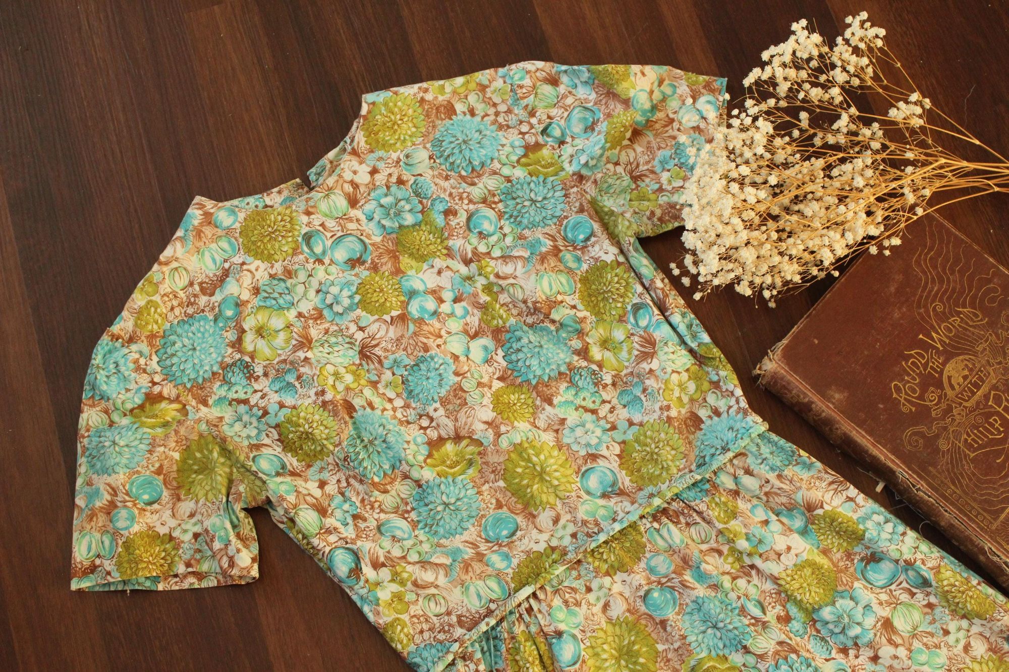 Vintage Vintage 1960s Wiggle Dress, Green and Blue and Brown Floral Size M / US 6-8 / IT 42-44 - 5 Thumbnail