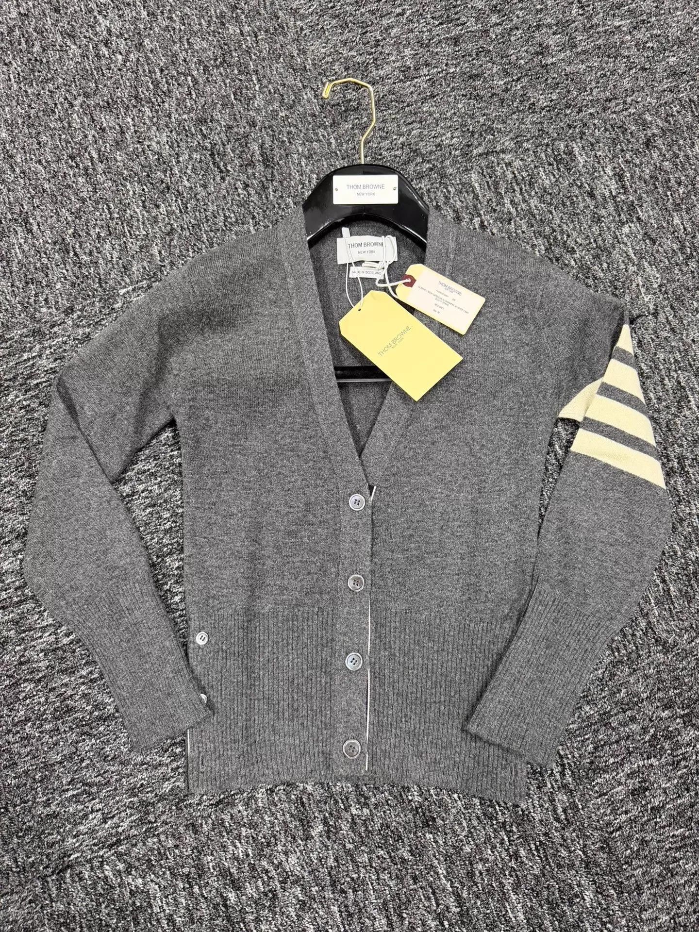 Thom Browne Thom Browne Women's 4-Bar Cashmere Cardi Mid Gray Size38 Size XS / US 0-2 / IT 36-38 - 3 Thumbnail