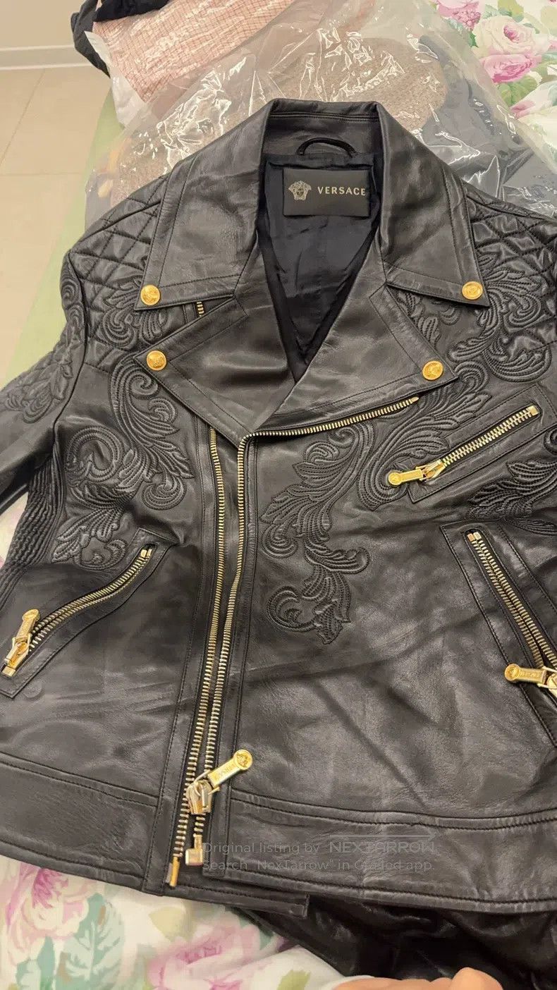Versace Versace Black leather jacket Size US L / EU 52-54 / 3 - 4 Thumbnail