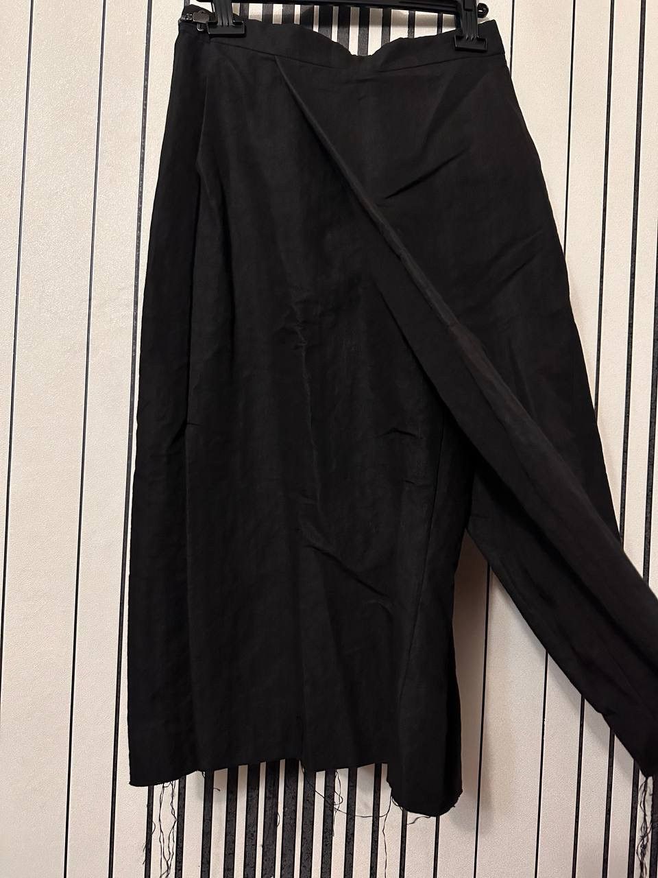 Julius 🪭2009 Julius CANON 2 Japan Asymmetrical Dark Shorts/Pants Size US 28 / EU 44 - 2 Thumbnail