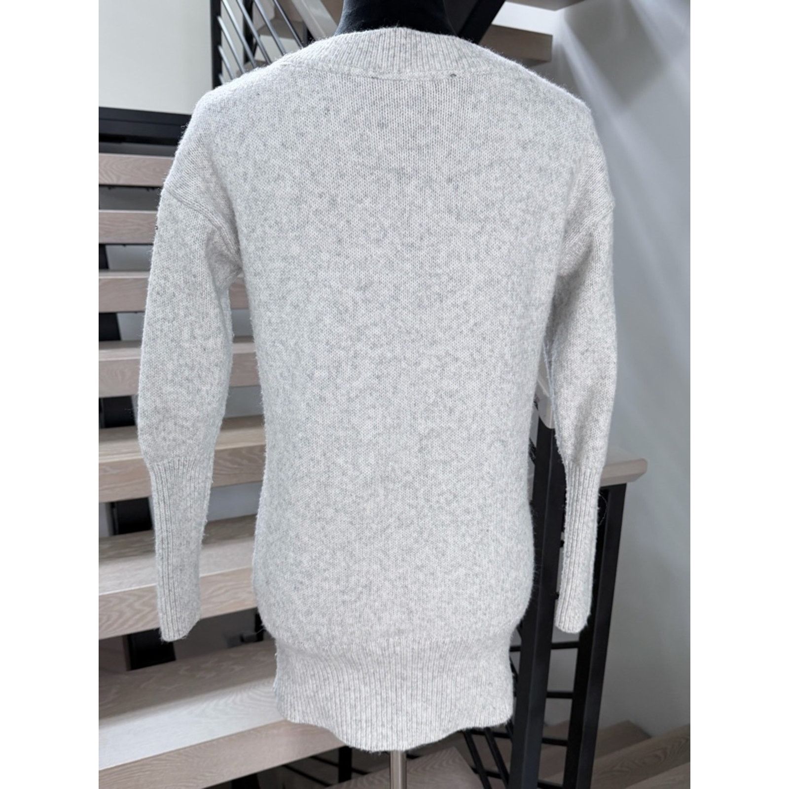 White House Black Market WHBM Light Gray V-Neck Snowflake Beaded Knit Sweater Dress S Size S / US 4 / IT 40 - 6 Thumbnail