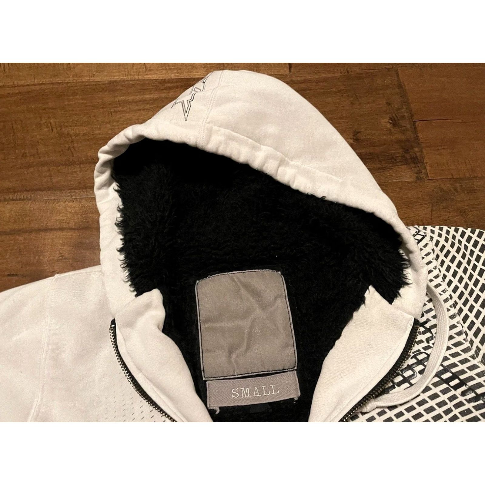 Vintage Y2K Fox Racing Sasquatch Faux Fur Liner Hoodie Sweatshirt Full Zip Men's Small White Size US S / EU 44-46 / 1 - 3 Thumbnail
