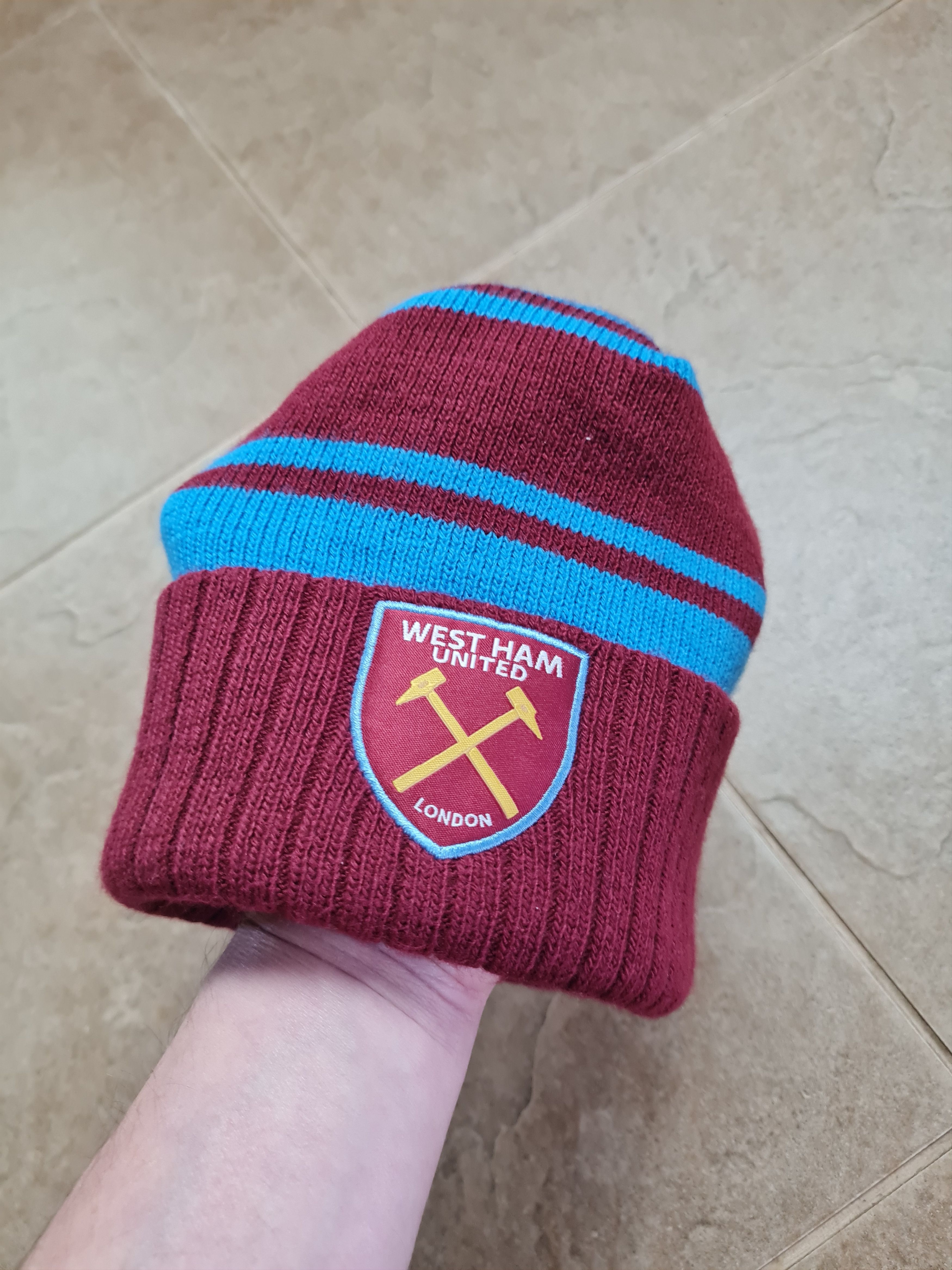 Umbro Knitted hat caps UMBRO WEST HAM UNITED FC Reversable Beanie Size ONE SIZE - 10 Thumbnail