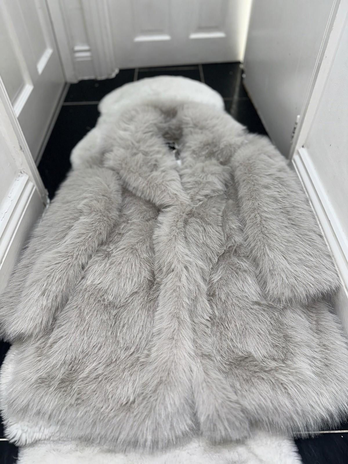 Zara ZARA faux fur coat with buttons BNWT Size S / US 4 / IT 40 - 1 Thumbnail