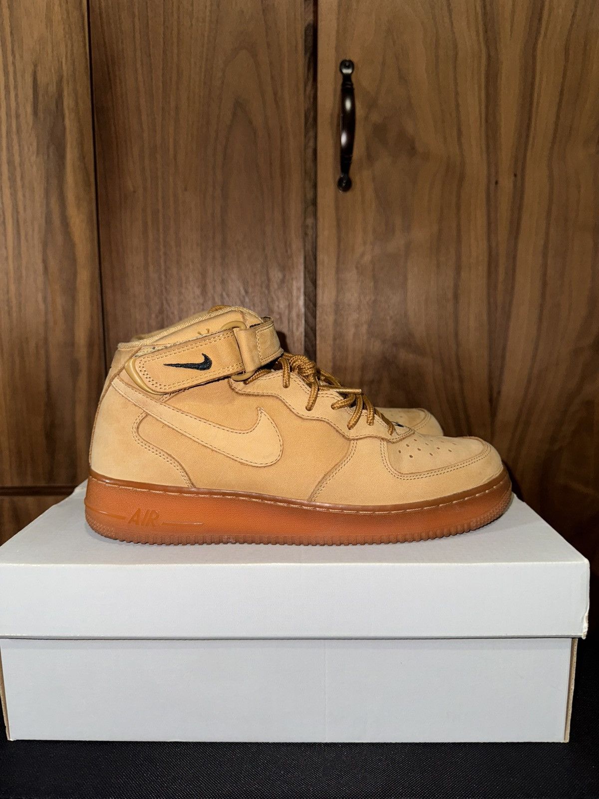 Nike Nike Air Force 1 Mid Flax Outdoor Green Size US 8.5 / EU 41-42 - 1 Thumbnail