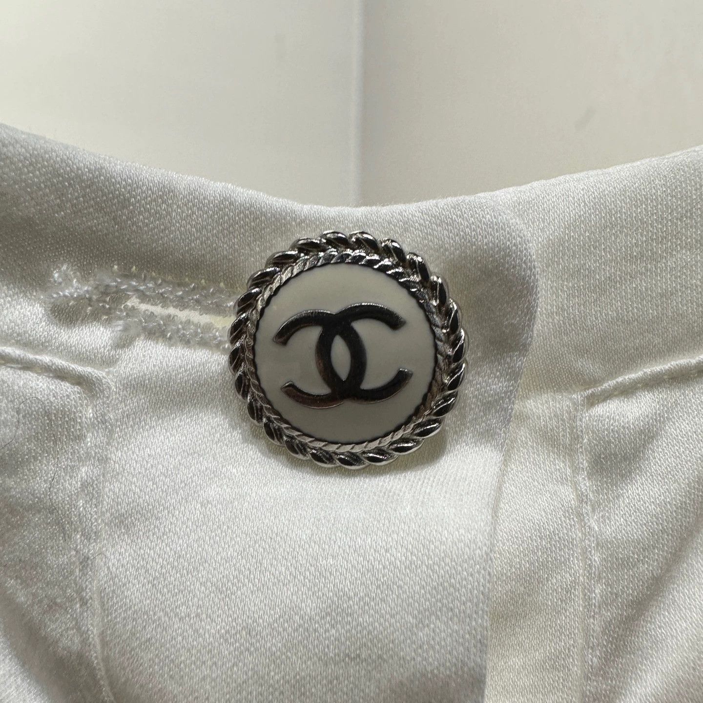Chanel Chanel Solid Logo Button Short-Sleeve Cotton Dress S Size S / US 4 / IT 40 - 7 Thumbnail
